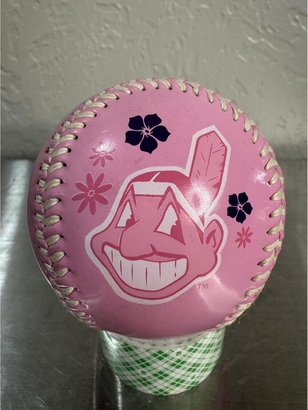 Rawlings Cleveland Indians Pink World's Greatest Mom Baseball may 8 2011
